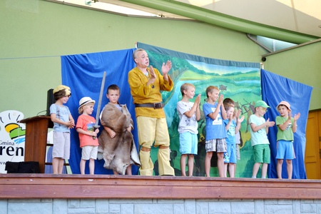 Plenerowy Teatr dla dzieci  - przedstawienie  (kliknięcie spowoduje powiększenie obrazu)